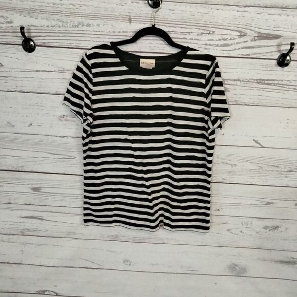 "Toffee Apple" woman's shirt  - Picture 2 of 7